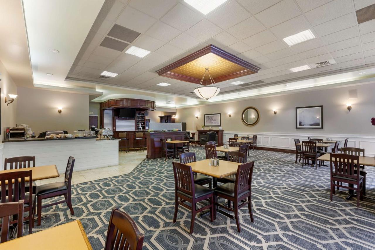 Best Western Plus Orillia Hotel Zewnętrze zdjęcie
