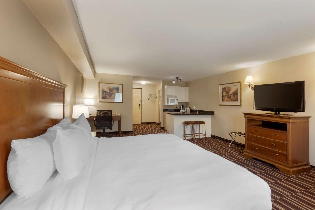 Best Western Plus Orillia Hotel Zewnętrze zdjęcie