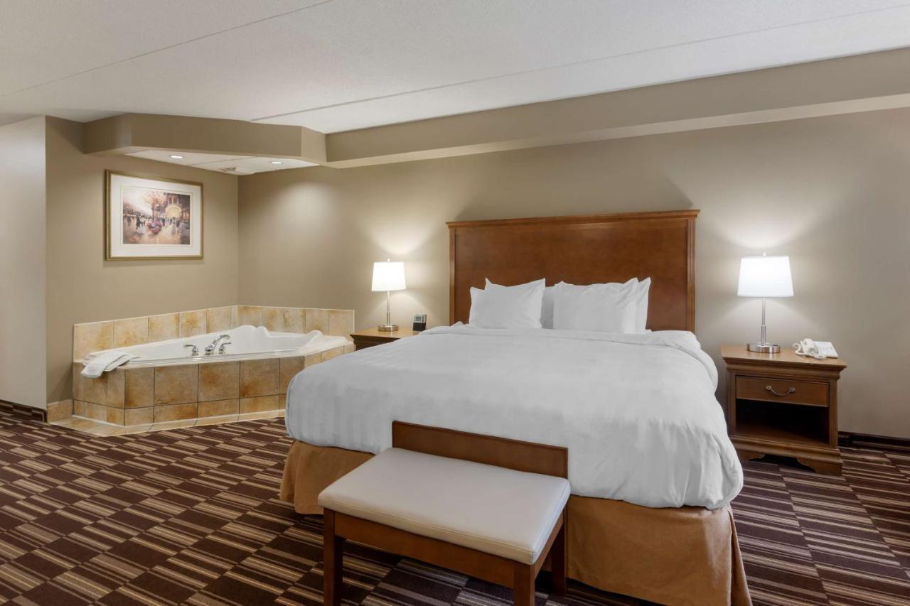 Best Western Plus Orillia Hotel Zewnętrze zdjęcie