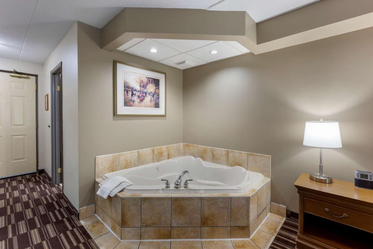 Best Western Plus Orillia Hotel Zewnętrze zdjęcie