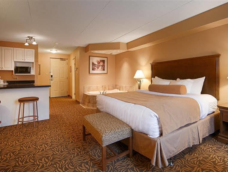 Best Western Plus Orillia Hotel Zewnętrze zdjęcie